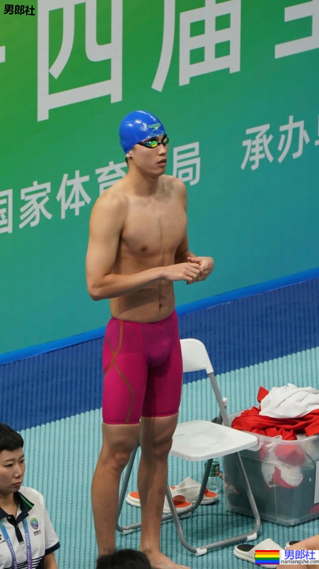 疯传网络的两位00后游泳帅哥,长腿腹肌小狼狗,终于体会到萧亚轩的双倍快乐了!! - 51虹马 疯传网络的两位00后游泳帅哥,长腿腹肌小狼狗,终于体会到萧亚轩的双倍快乐了!! - 51虹马