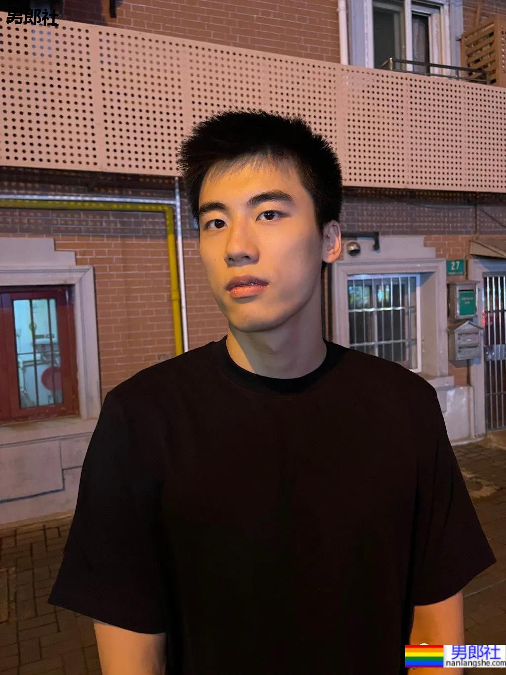 疯传网络的两位00后游泳帅哥,长腿腹肌小狼狗,终于体会到萧亚轩的双倍快乐了!! - 51虹马 疯传网络的两位00后游泳帅哥,长腿腹肌小狼狗,终于体会到萧亚轩的双倍快乐了!! - 51虹马