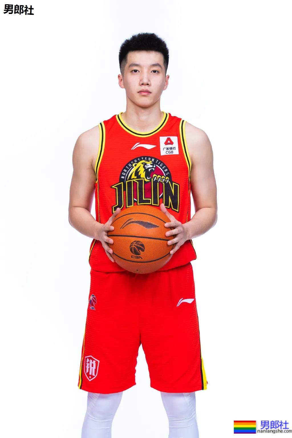 条顺190CM篮球体育生，00年高大白净小狼狗，这也太可了! - 51虹马