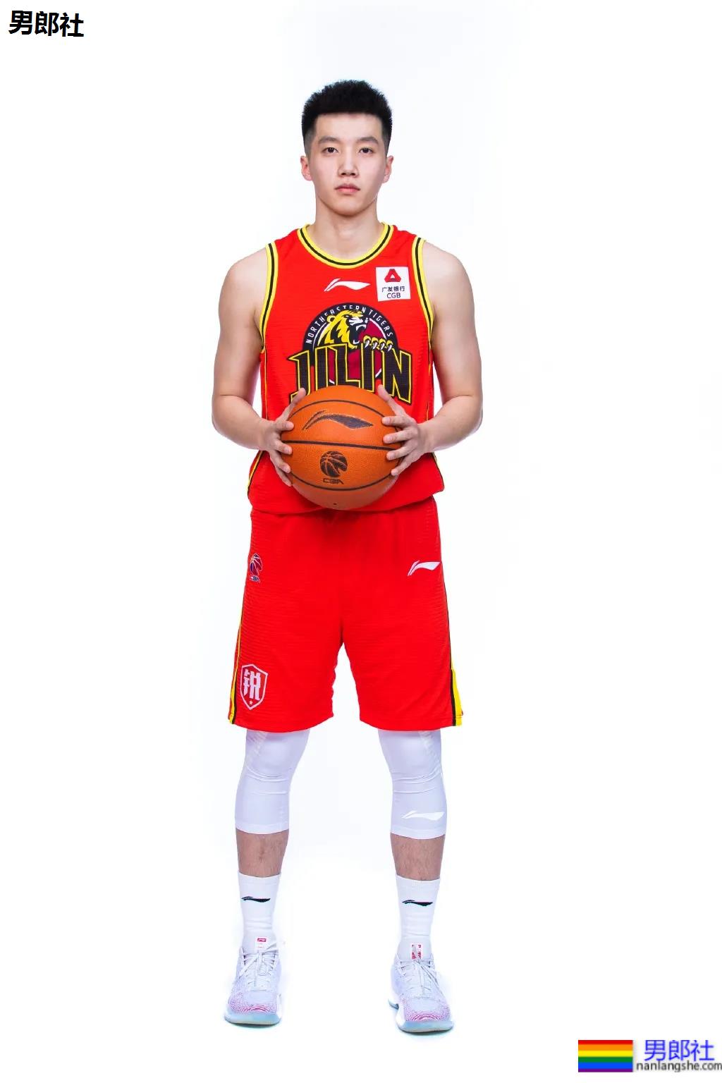 条顺190CM篮球体育生，00年高大白净小狼狗，这也太可了! - 51虹马