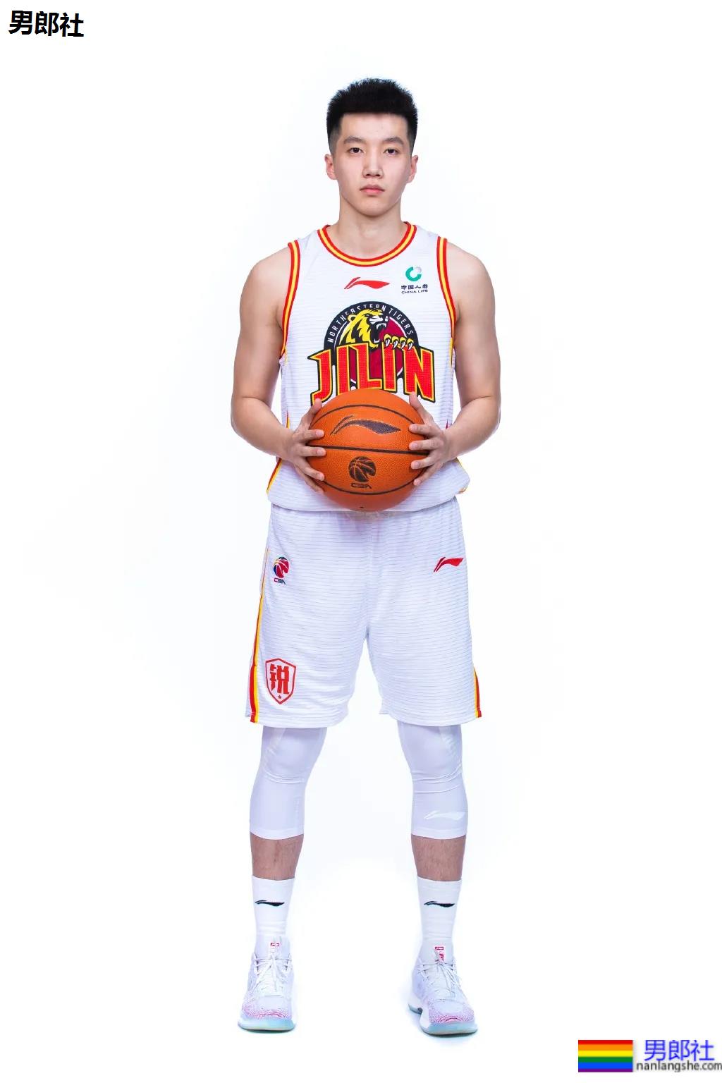 条顺190CM篮球体育生，00年高大白净小狼狗，这也太可了! - 51虹马