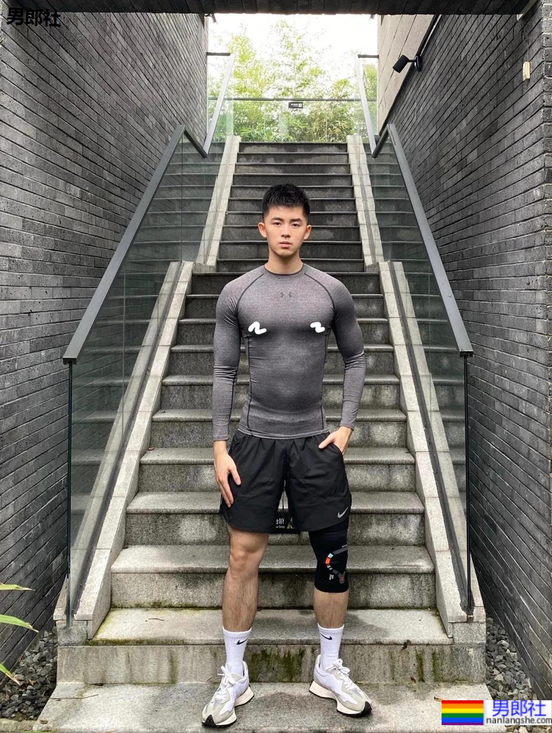 阳光帅气的健气男孩,这个运动系小狼狗有点帅!-51虹马