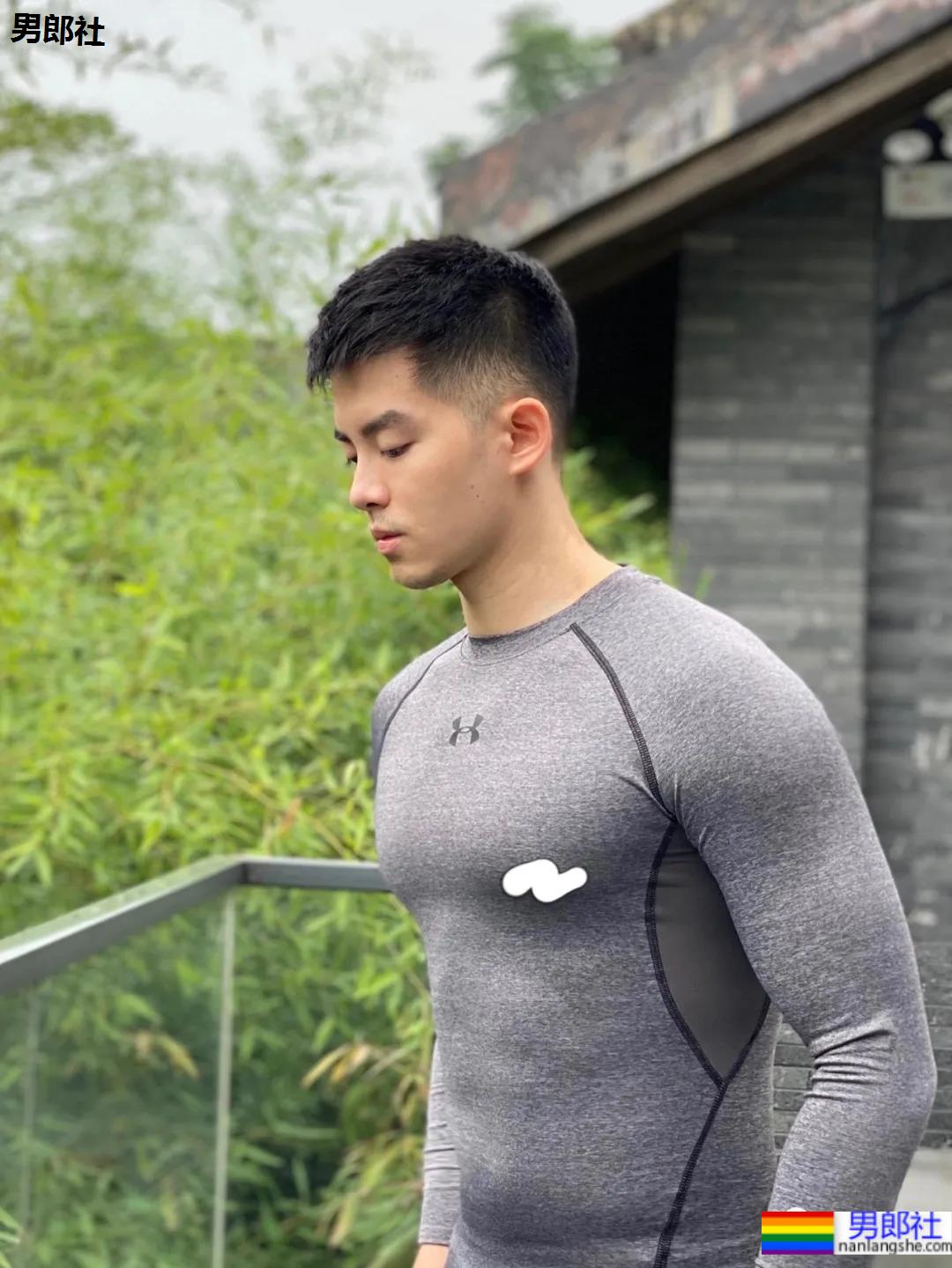 阳光帅气的健气男孩，这个运动系小狼狗有点帅！ - 51虹马