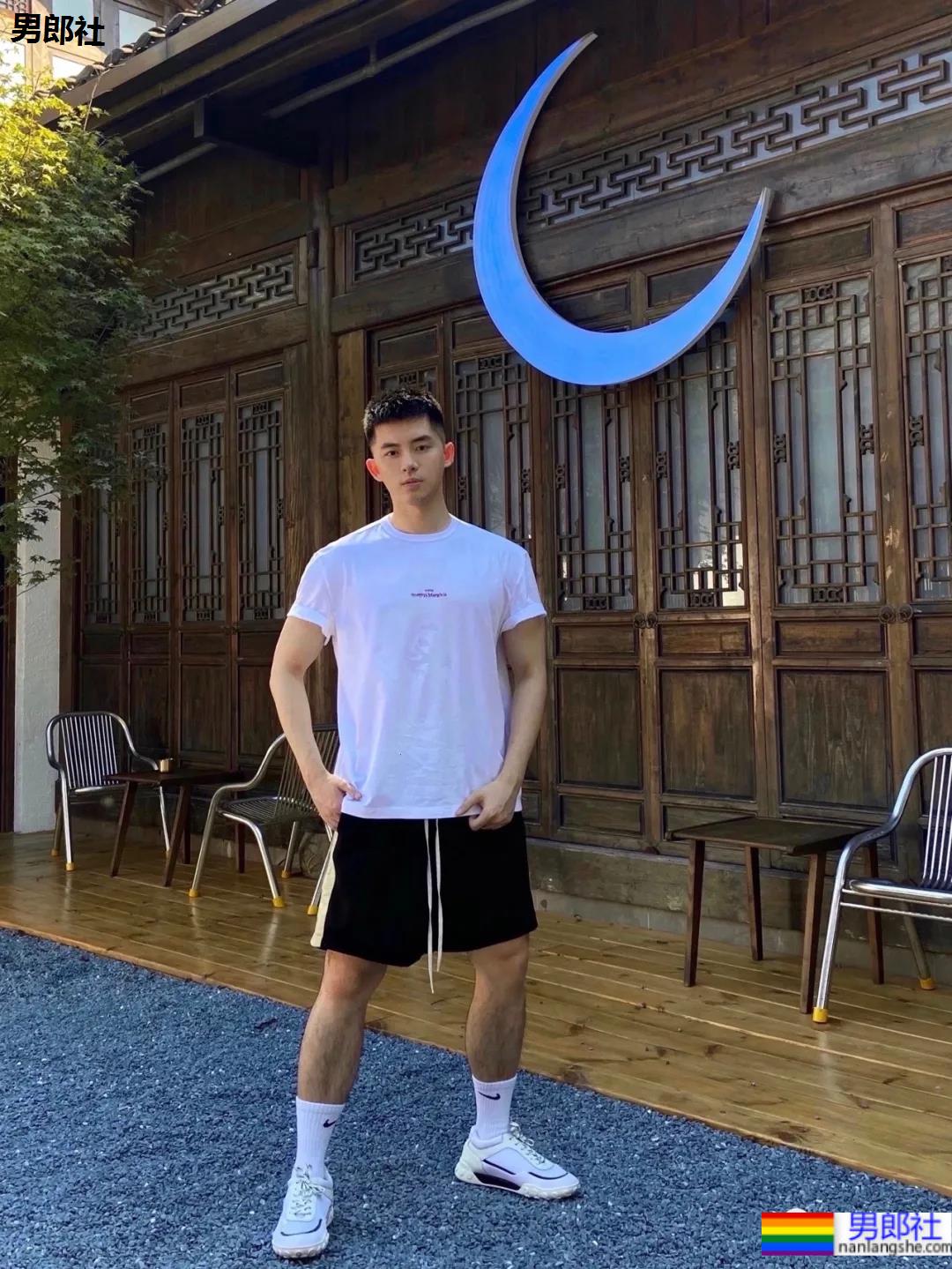 阳光帅气的健气男孩，这个运动系小狼狗有点帅！ - 51虹马