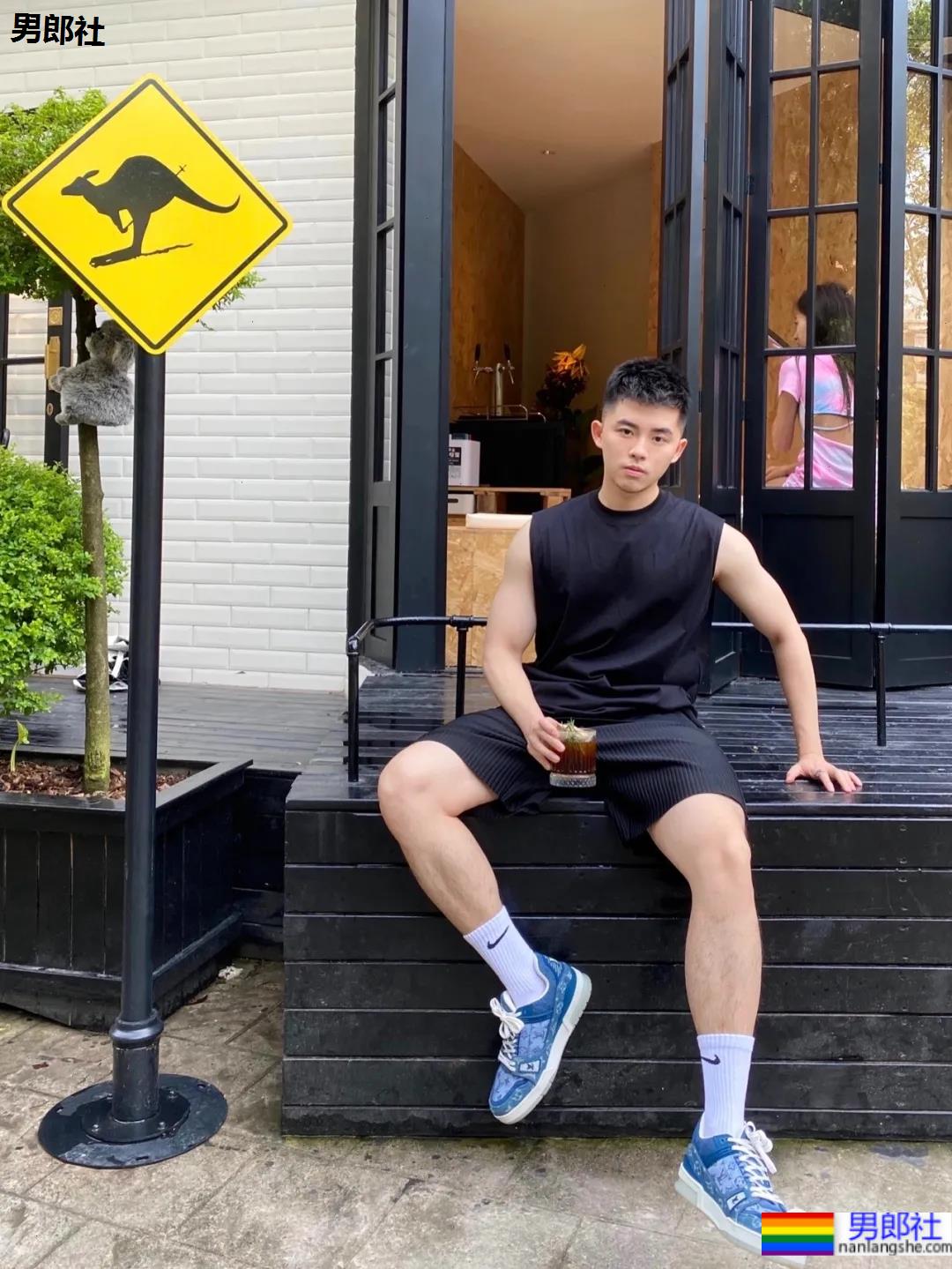 阳光帅气的健气男孩，这个运动系小狼狗有点帅！ - 51虹马