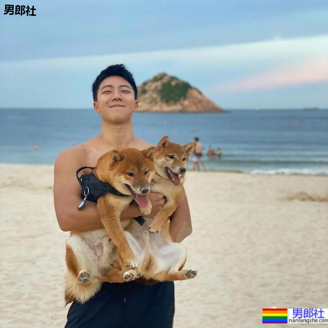 奶凶奶凶的肌肉网红小哥，能奶能狼还超甜的宝藏男孩！ - 51虹马