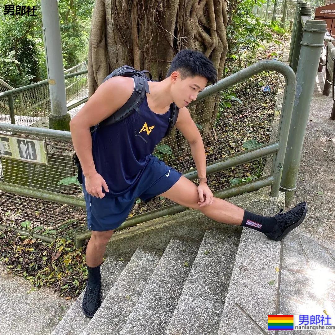 奶凶奶凶的肌肉网红小哥，能奶能狼还超甜的宝藏男孩！ - 51虹马