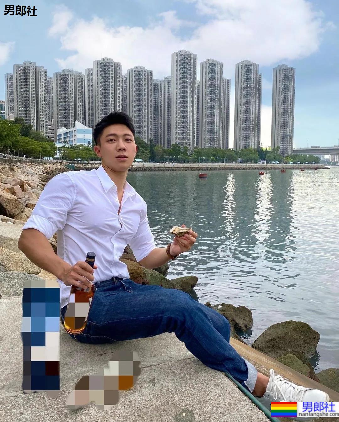 奶凶奶凶的肌肉网红小哥，能奶能狼还超甜的宝藏男孩！ - 51虹马