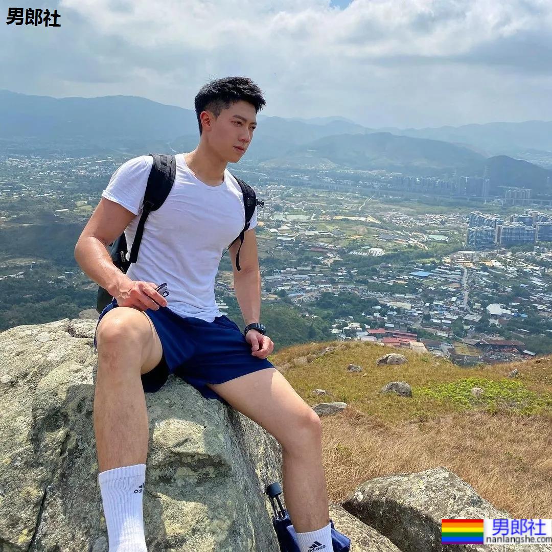 奶凶奶凶的肌肉网红小哥，能奶能狼还超甜的宝藏男孩！ - 51虹马