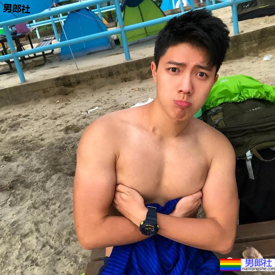 奶凶奶凶的肌肉网红小哥，能奶能狼还超甜的宝藏男孩！ - 51虹马