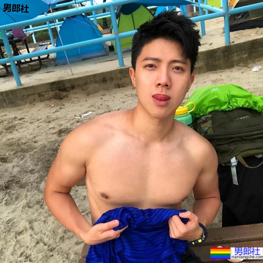 奶凶奶凶的肌肉网红小哥，能奶能狼还超甜的宝藏男孩！ - 51虹马