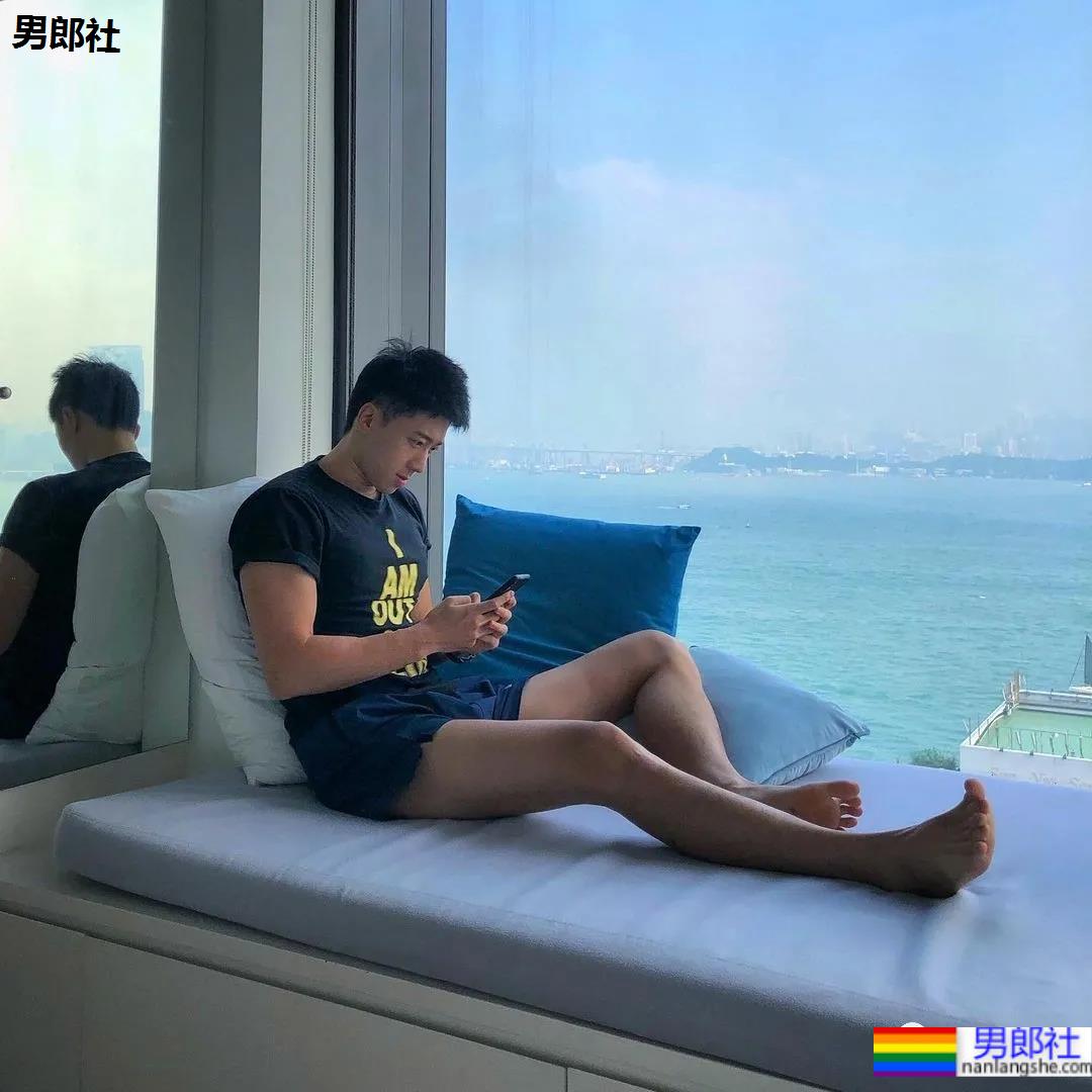 奶凶奶凶的肌肉网红小哥，能奶能狼还超甜的宝藏男孩！ - 51虹马