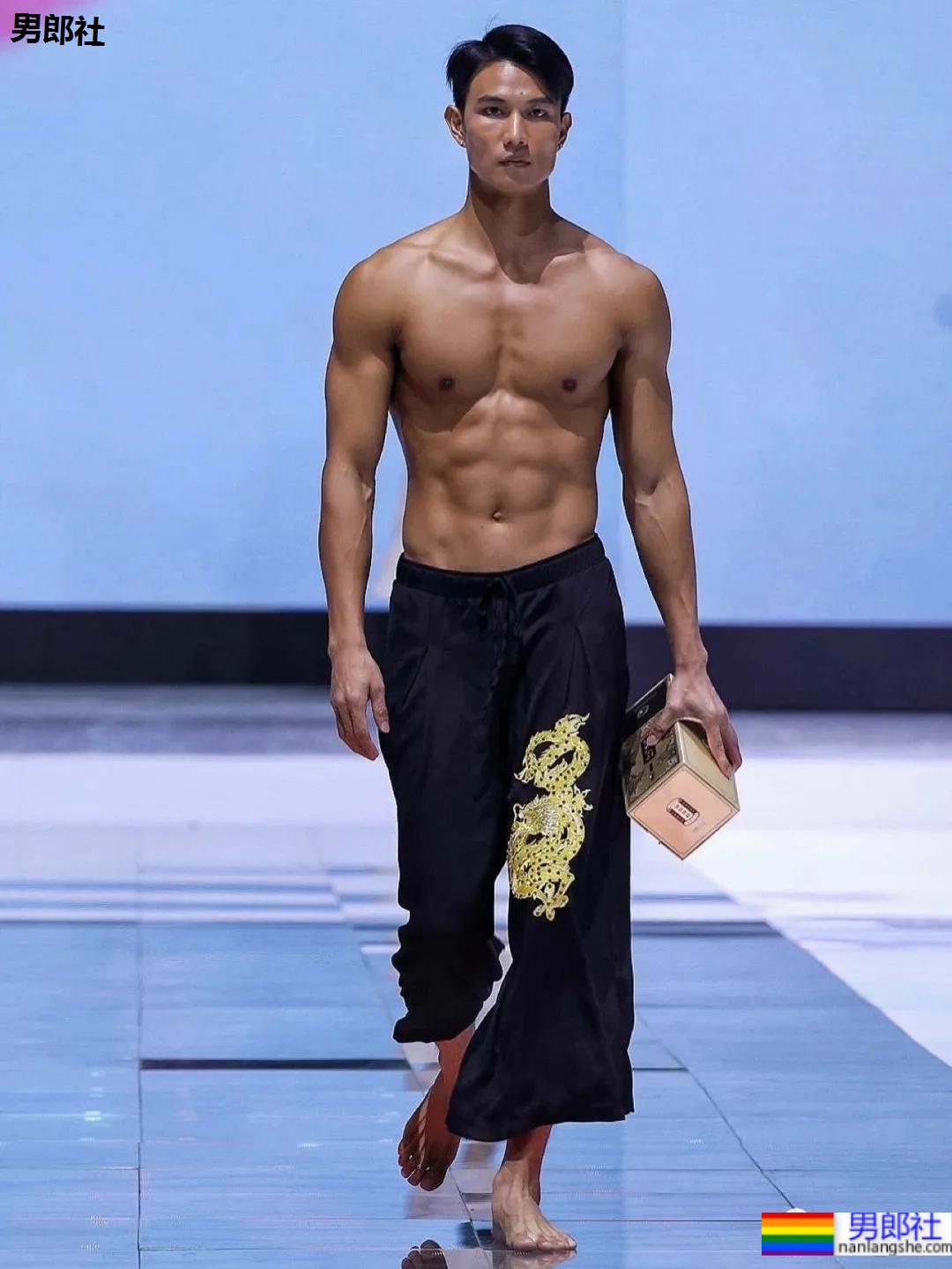 185CM腹肌健身男模，是你理想的男友身材吗？-51虹马