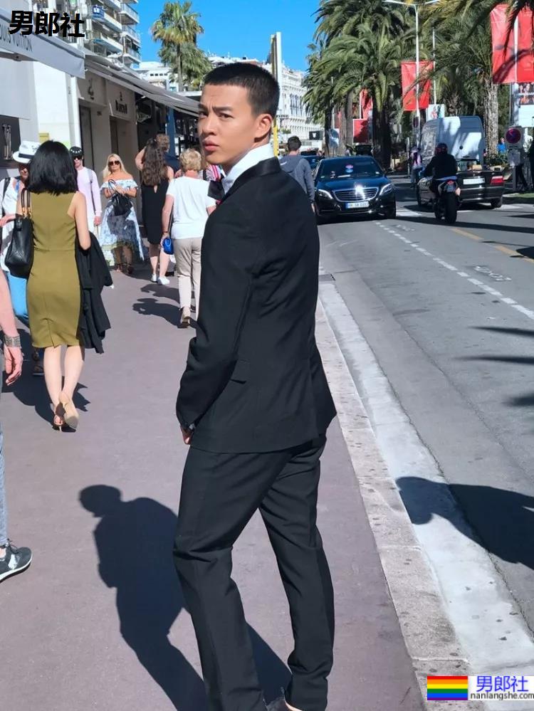 新晋男神尹昉官宣当爸爸上热搜！多少人曾馋过他的身子！ - 51虹马