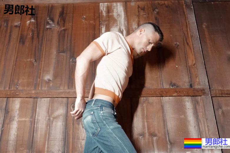 与老公离婚后重新站起来！Colton Haynes IG 庆祝三年脱离酒精和药物沈迷-51虹马