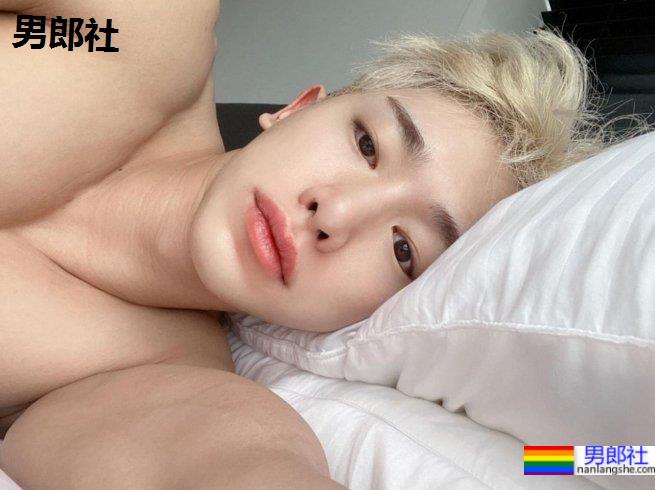 博物馆珍藏级腹肌！帅气韩星元虎节目读粉丝咸湿推特：你想要的，我都给你！ - 51虹马