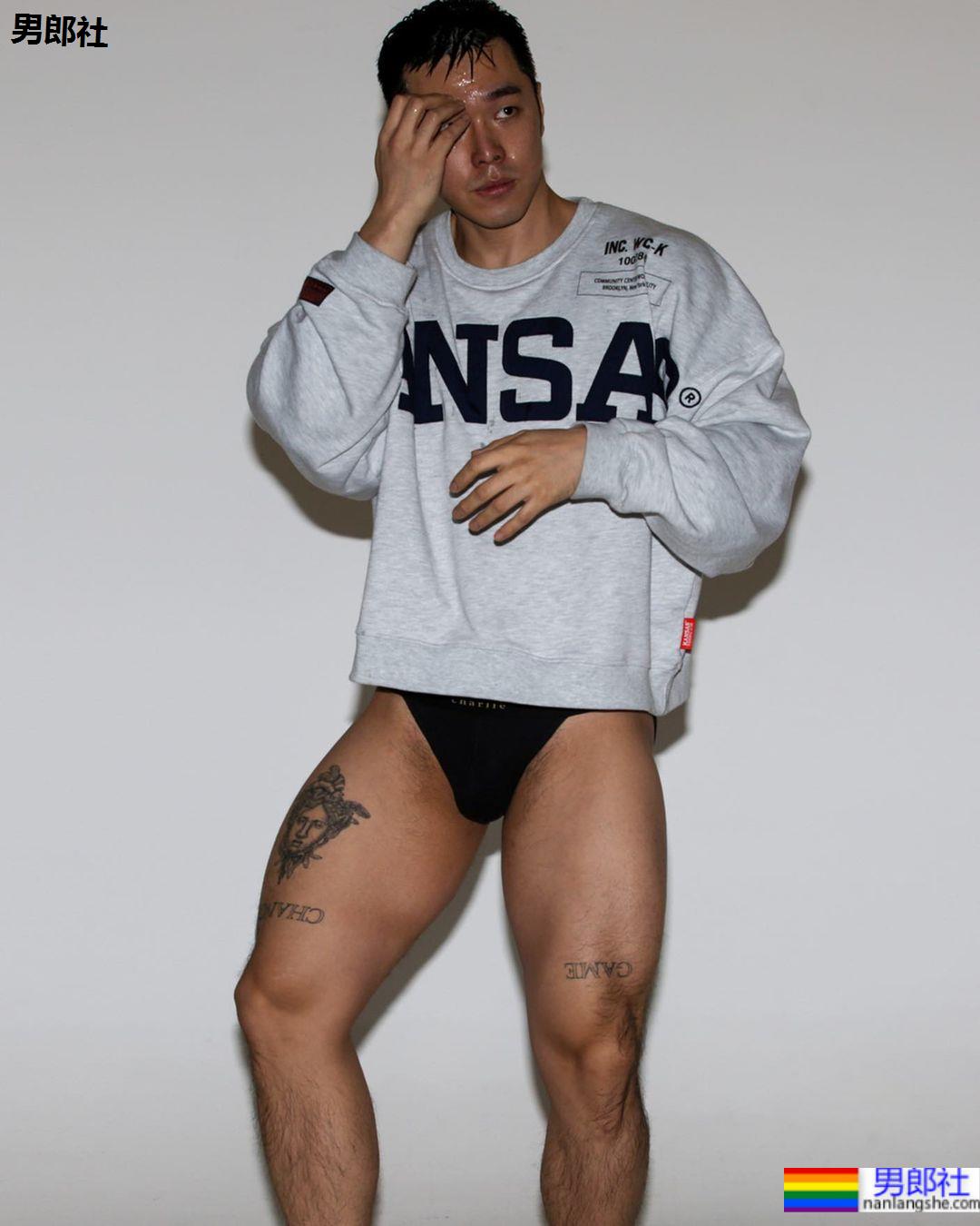 周一嘎肌肉｜肌肉配潮牌直接辣出水！结实背肌性感屁屁还不舔爆：Jay Park - 51虹马