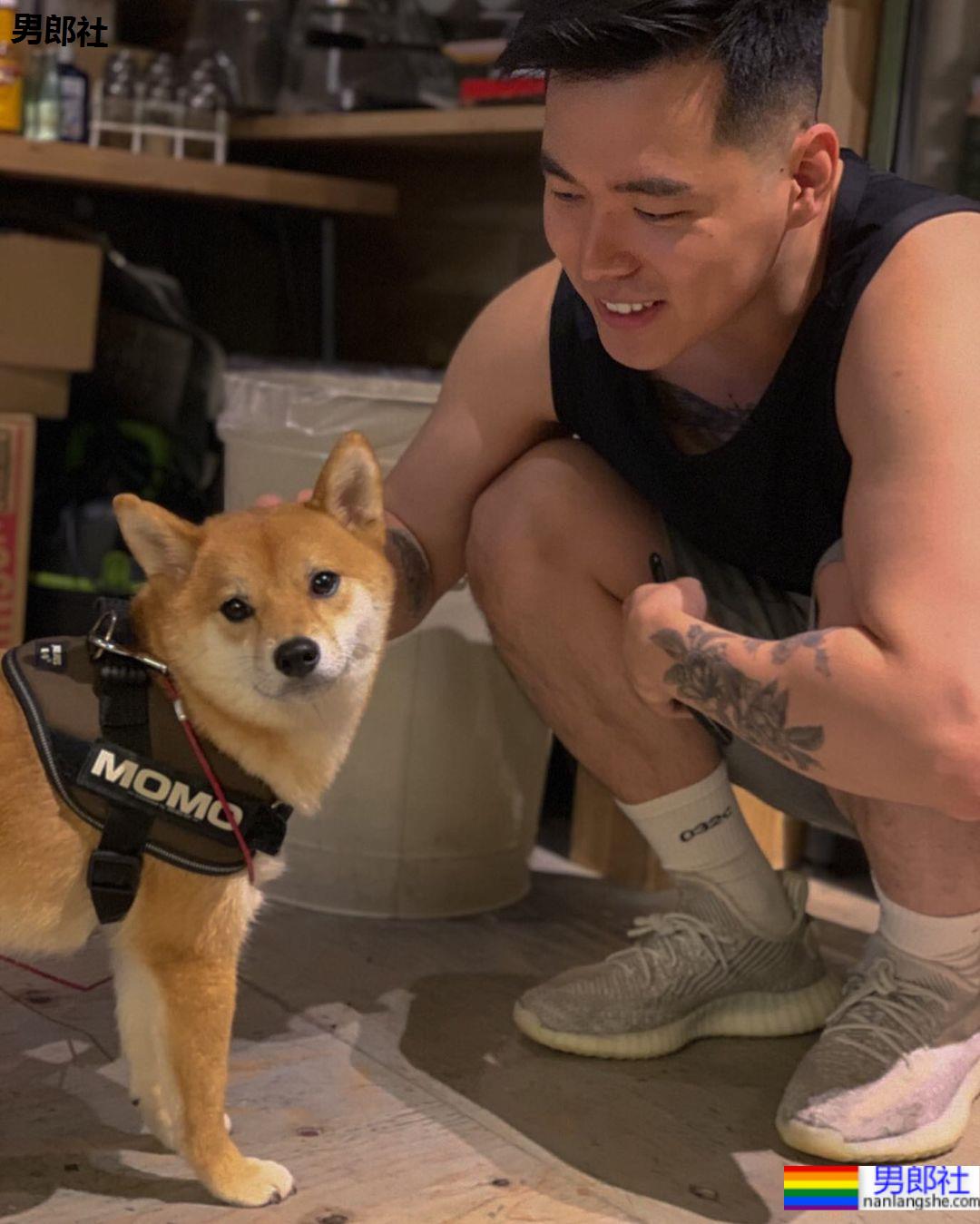 周一嘎肌肉｜肌肉配潮牌直接辣出水！结实背肌性感屁屁还不舔爆：Jay Park - 51虹马