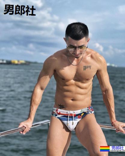 阳光洒在腹肌上!生活就是简单又可爱的新加坡小鲜肉:威伦-51虹马