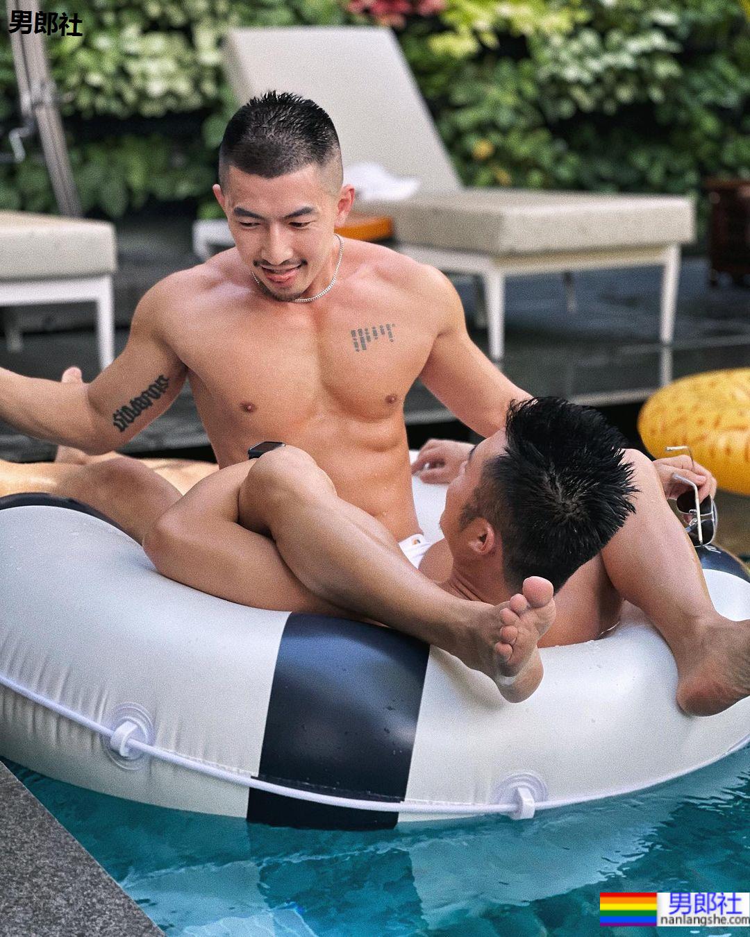 阳光洒在腹肌上!生活就是简单又可爱的新加坡小鲜肉:威伦 - 51虹马 阳光洒在腹肌上!生活就是简单又可爱的新加坡小鲜肉:威伦 - 51虹马