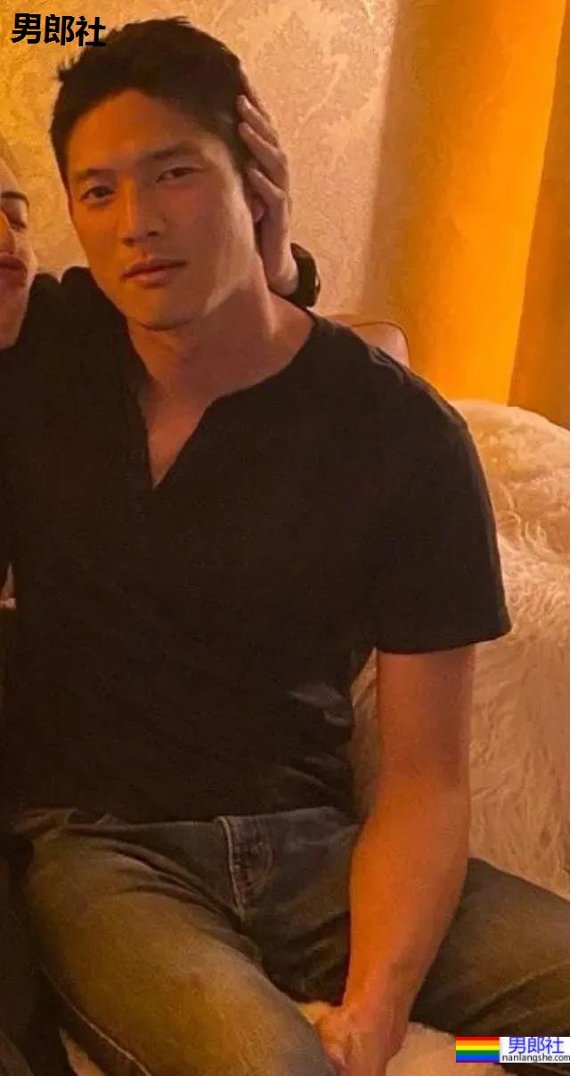 王子文的超帅男友吴永恩进圈当男模了？ - 51虹马