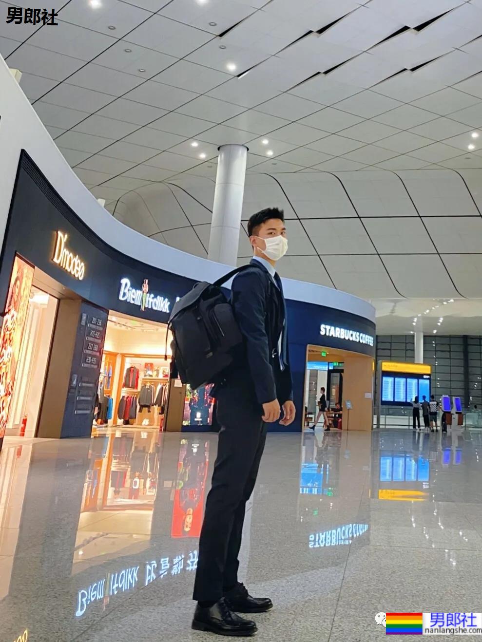 187CM的郑州小哥成网红，这腿也太长了吧 - 51虹马