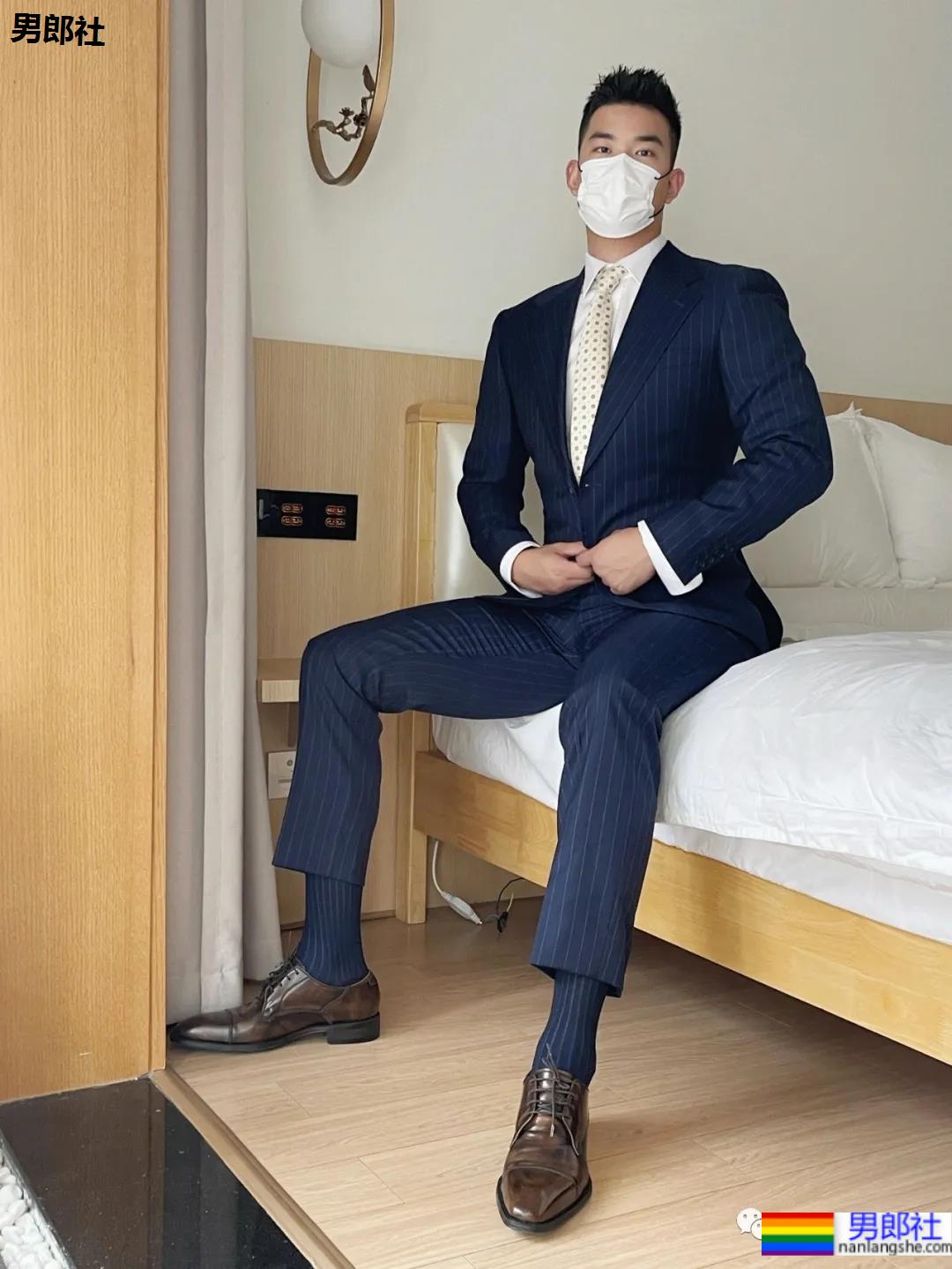 187CM的郑州小哥成网红，这腿也太长了吧 - 51虹马