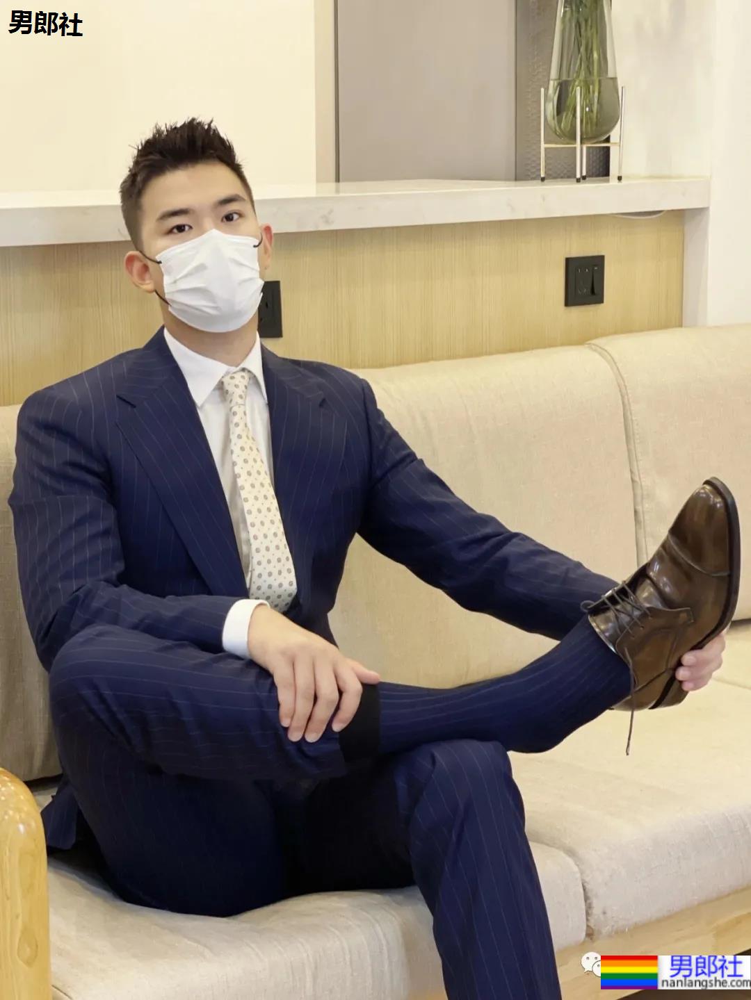 187CM的郑州小哥成网红，这腿也太长了吧 - 51虹马