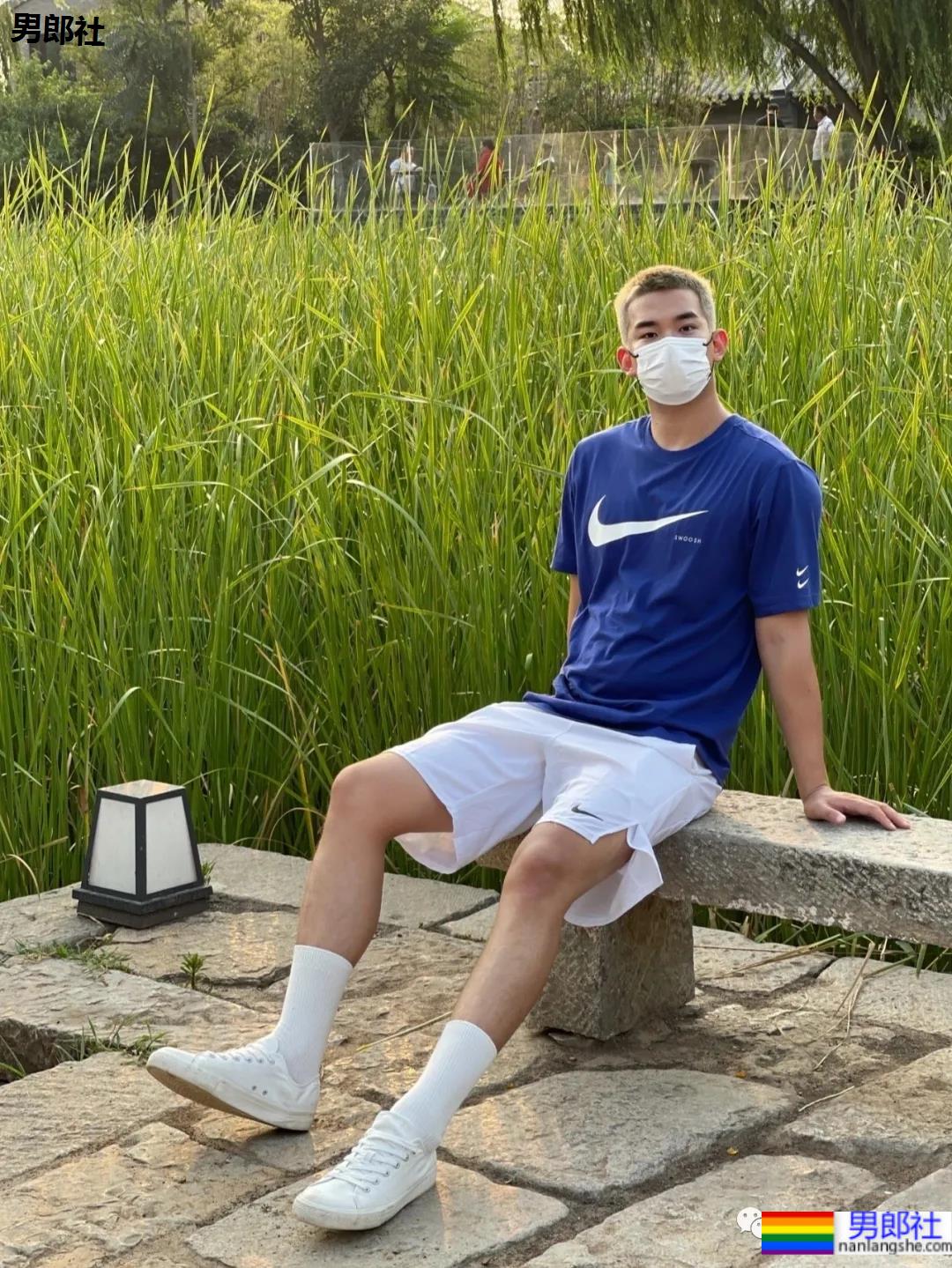 187CM的郑州小哥成网红，这腿也太长了吧 - 51虹马