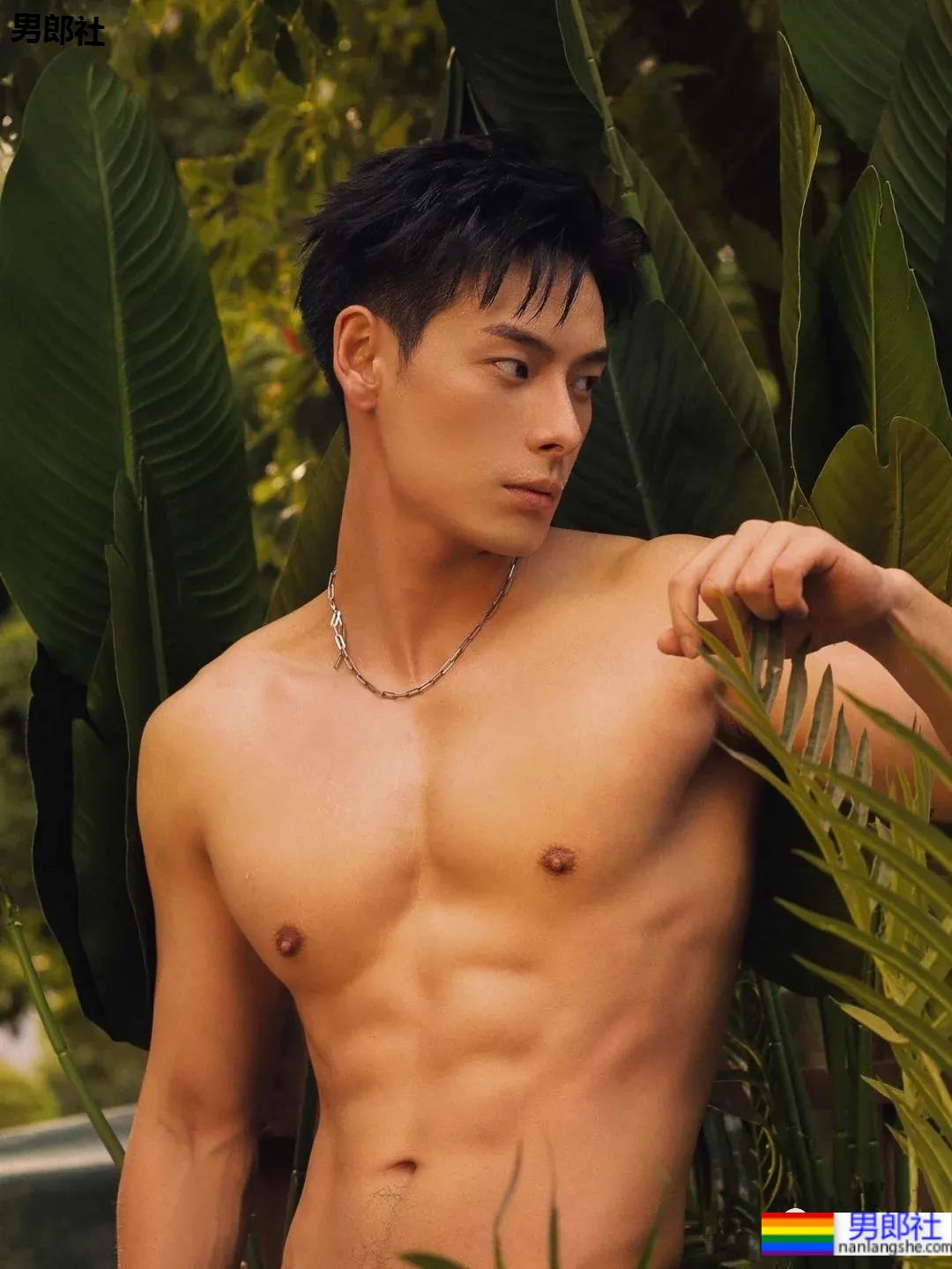 摄影师御用八块腹肌大长腿优质男模,这成片帅炸了! - 51虹马 摄影师御用八块腹肌大长腿优质男模,这成片帅炸了! - 51虹马