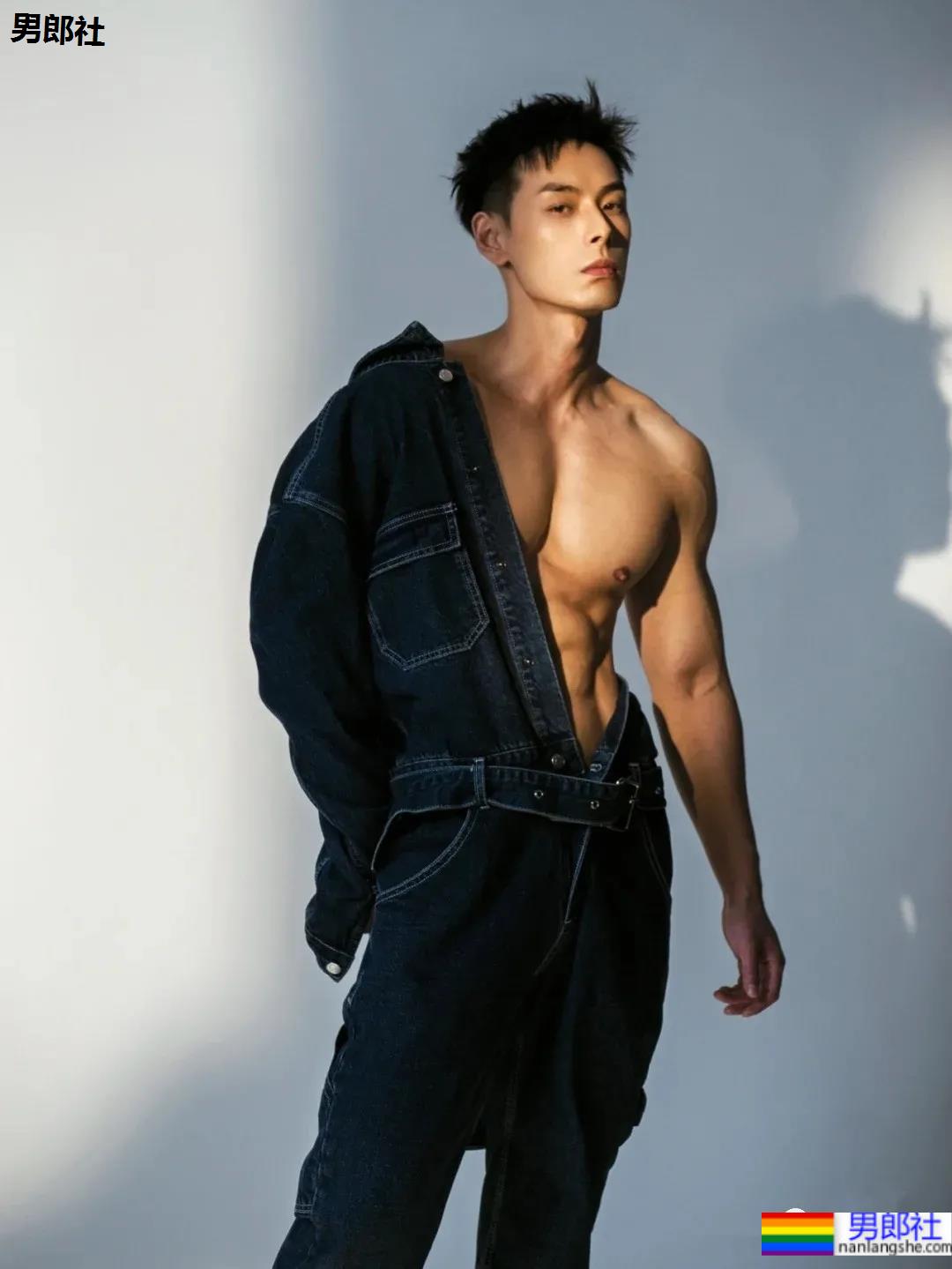 摄影师御用八块腹肌大长腿优质男模,这成片帅炸了! - 51虹马 摄影师御用八块腹肌大长腿优质男模,这成片帅炸了! - 51虹马