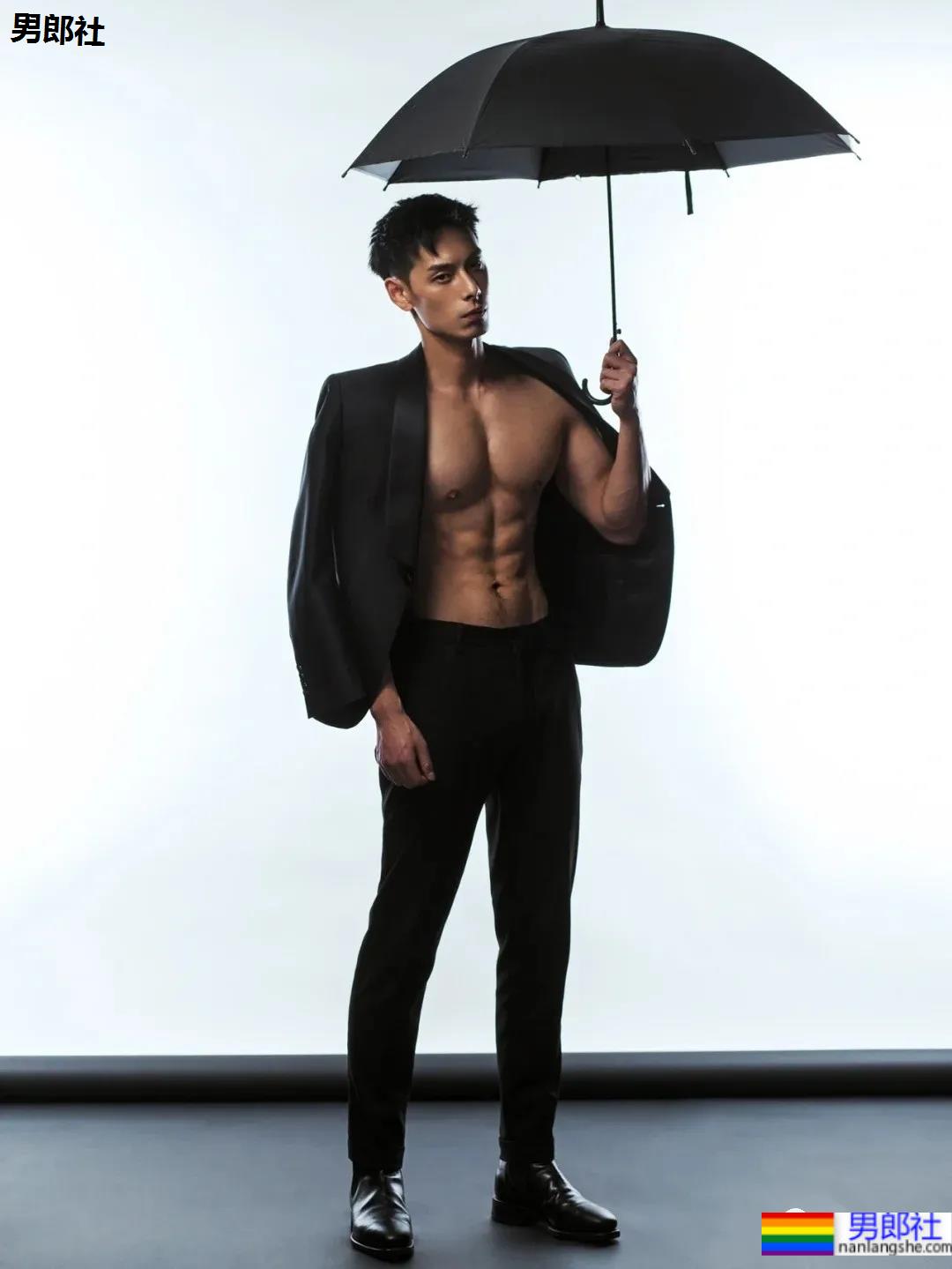 摄影师御用八块腹肌大长腿优质男模,这成片帅炸了! - 51虹马 摄影师御用八块腹肌大长腿优质男模,这成片帅炸了! - 51虹马