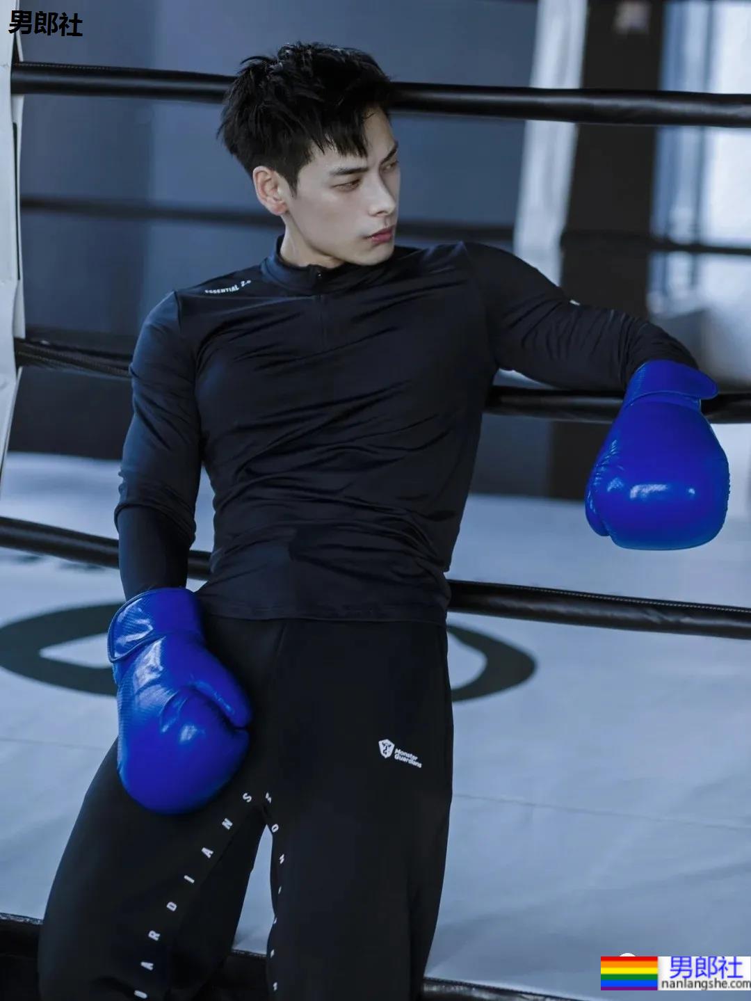 摄影师御用八块腹肌大长腿优质男模,这成片帅炸了! - 51虹马 摄影师御用八块腹肌大长腿优质男模,这成片帅炸了! - 51虹马