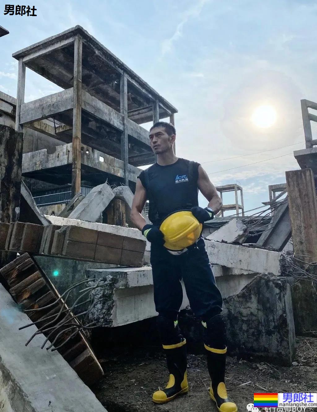 徒手把罗云熙打到缝针！这名大连男模肌肉身材有多吓人？ - 51虹马