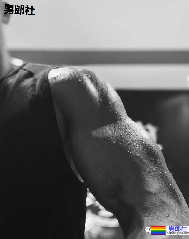 徒手把罗云熙打到缝针！这名大连男模肌肉身材有多吓人？ - 51虹马