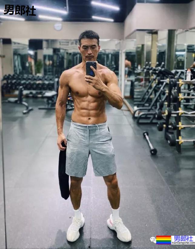 徒手把罗云熙打到缝针！这名大连男模肌肉身材有多吓人？ - 51虹马