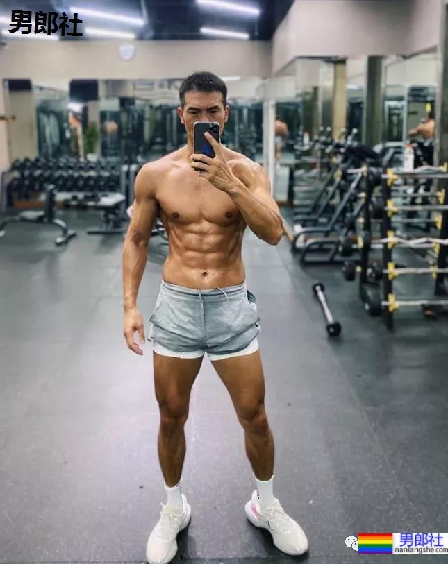 徒手把罗云熙打到缝针！这名大连男模肌肉身材有多吓人？ - 51虹马