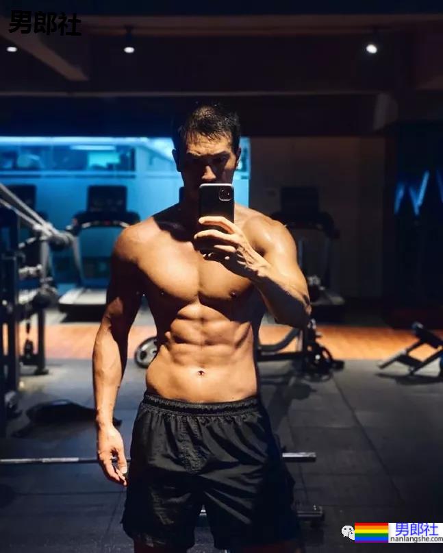 徒手把罗云熙打到缝针！这名大连男模肌肉身材有多吓人？ - 51虹马