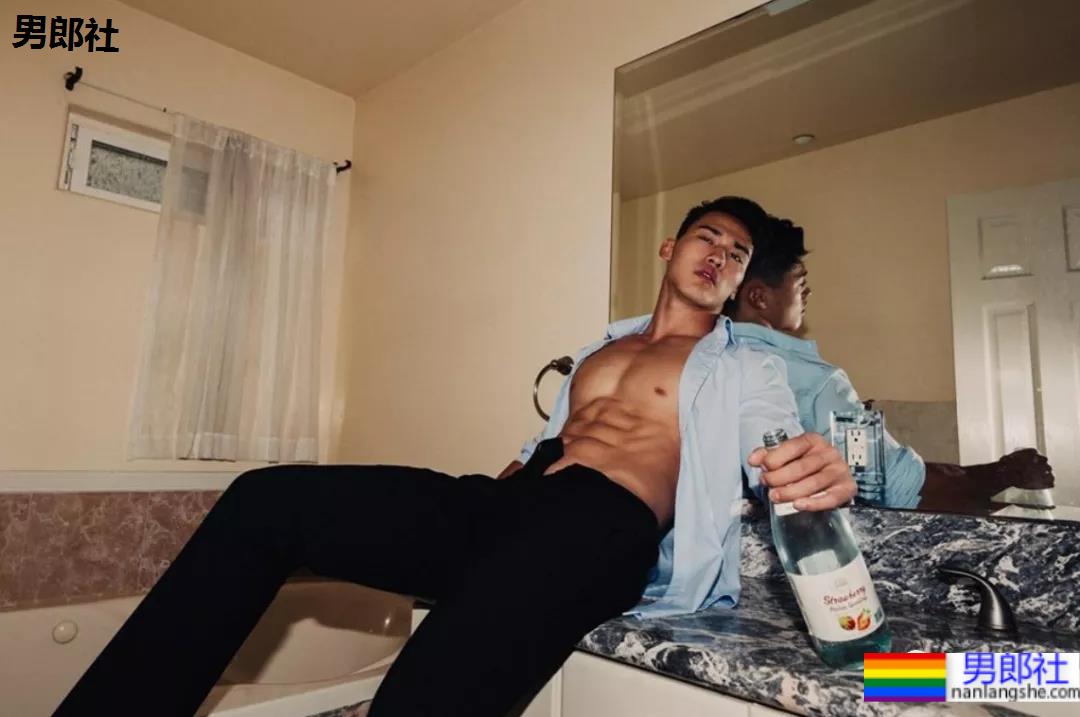 因太大只,健硕亚裔男模上综艺走红! - 51虹马 因太大只,健硕亚裔男模上综艺走红! - 51虹马