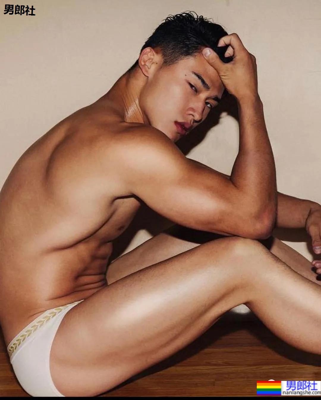 因太大只,健硕亚裔男模上综艺走红! - 51虹马 因太大只,健硕亚裔男模上综艺走红! - 51虹马