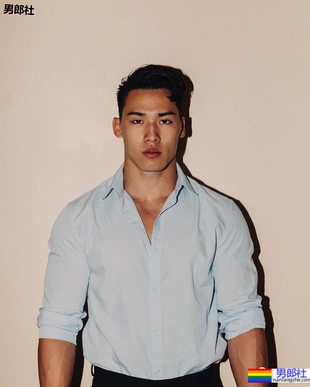 因太大只,健硕亚裔男模上综艺走红! - 51虹马 因太大只,健硕亚裔男模上综艺走红! - 51虹马