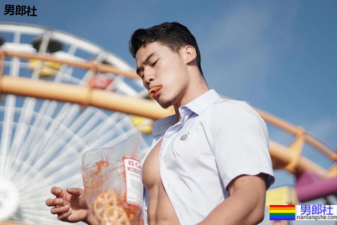 因太大只,健硕亚裔男模上综艺走红! - 51虹马 因太大只,健硕亚裔男模上综艺走红! - 51虹马