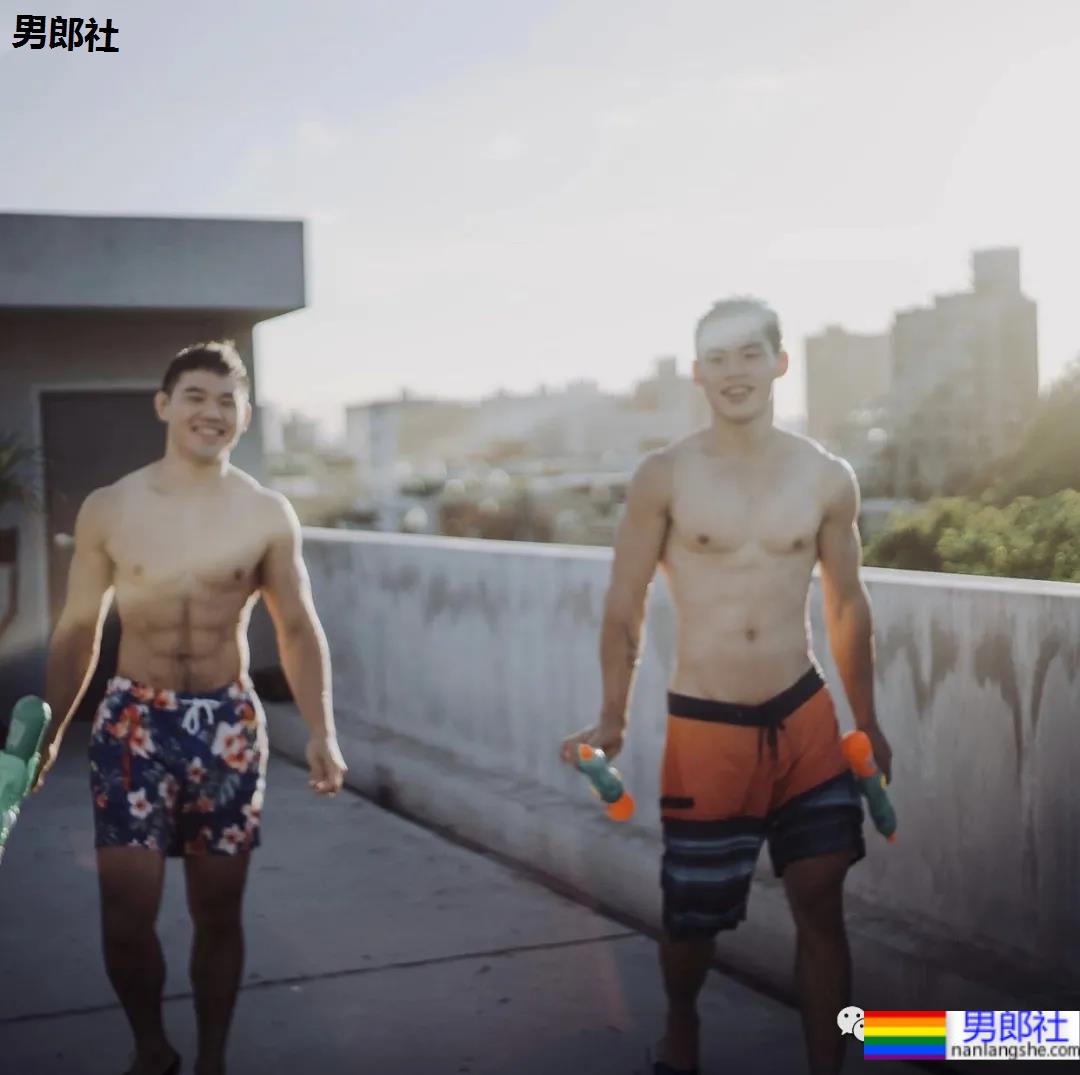 一对柔道体育生CP玩水有多好看？羡慕死了 - 51虹马