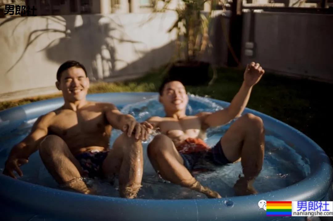 一对柔道体育生CP玩水有多好看？羡慕死了 - 51虹马