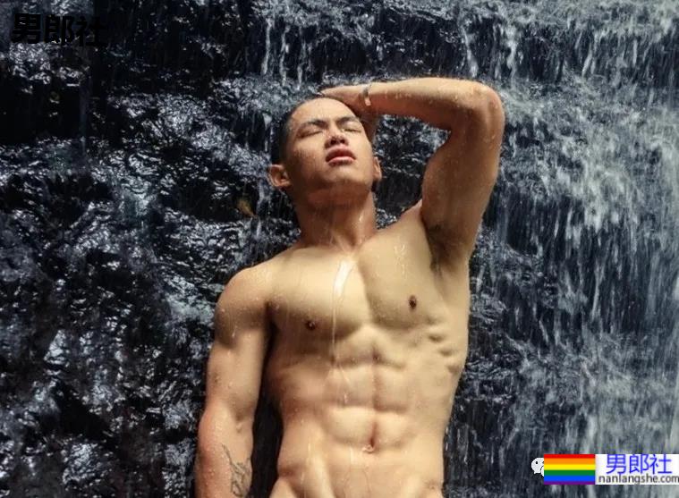 一对柔道体育生CP玩水有多好看？羡慕死了 - 51虹马