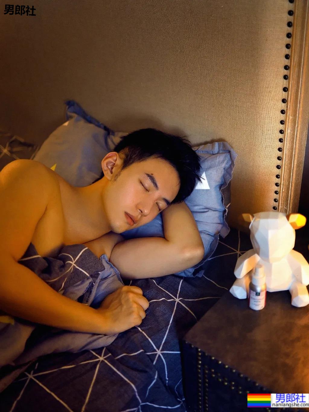 干净帅气的小哥哥，这也太帅了吧！ - 51虹马