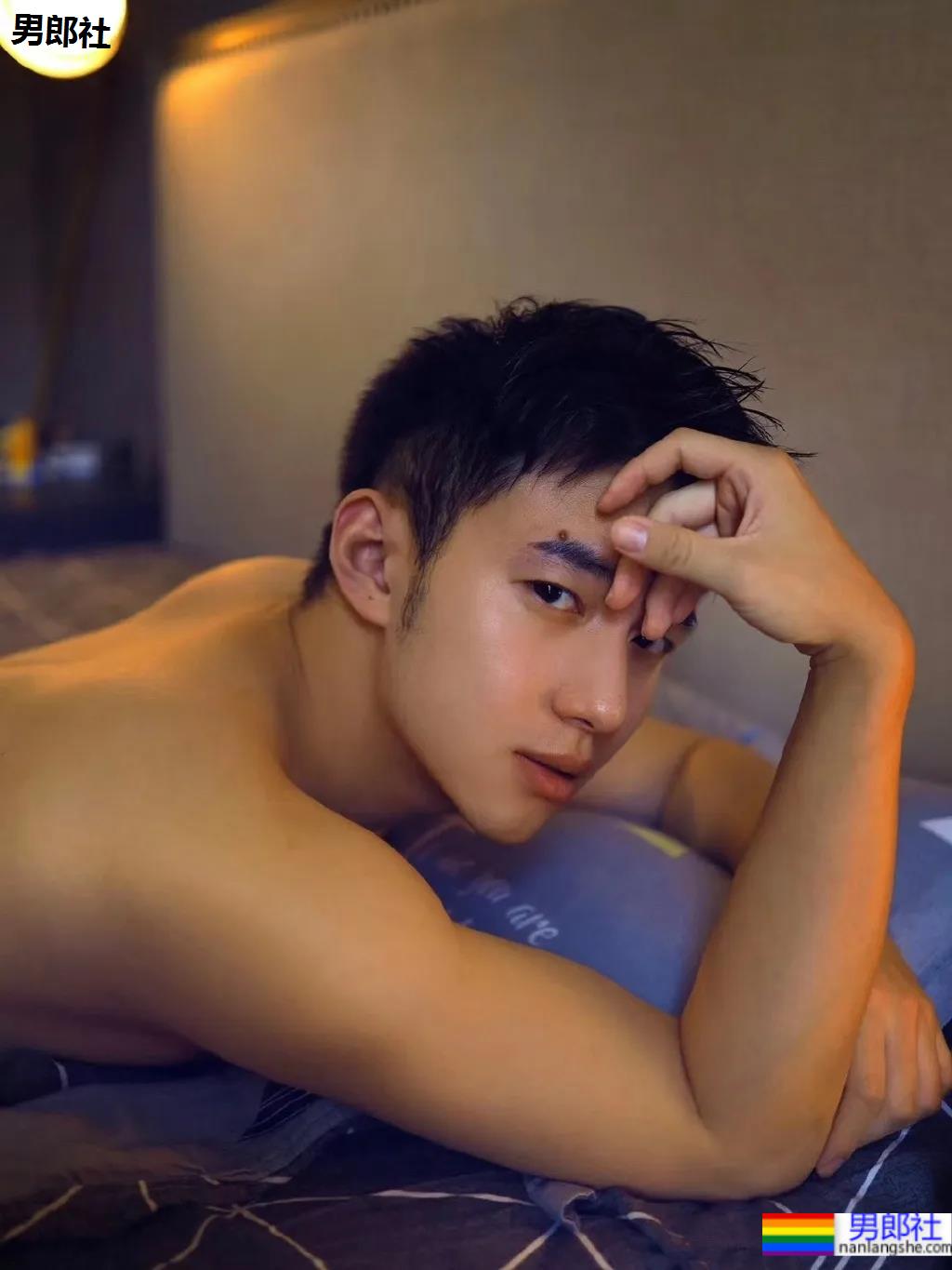 干净帅气的小哥哥，这也太帅了吧！ - 51虹马