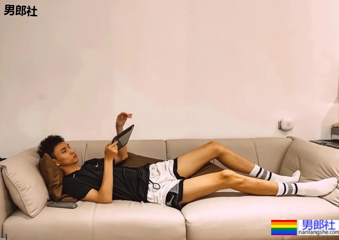 00年大长腿球鞋控少年，太好看了！ - 51虹马