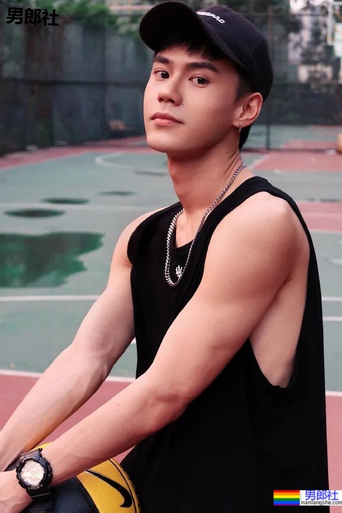 少年感薄肌篮球小哥,很适合做男友! - 51虹马 少年感薄肌篮球小哥,很适合做男友! - 51虹马