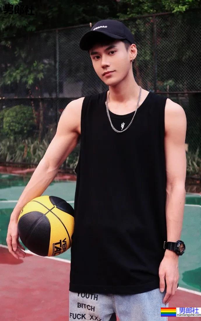 少年感薄肌篮球小哥,很适合做男友! - 51虹马 少年感薄肌篮球小哥,很适合做男友! - 51虹马